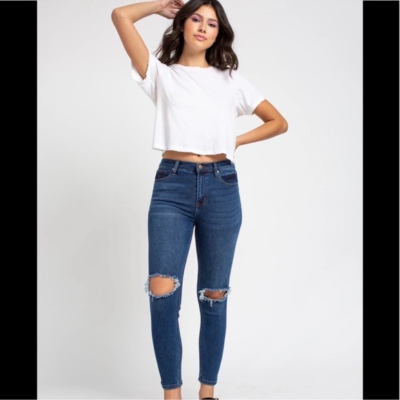 Celebrity Pink The Spice Midrise Skinny cropped distressed jeans size 0/24 - Picture 1 of 12
